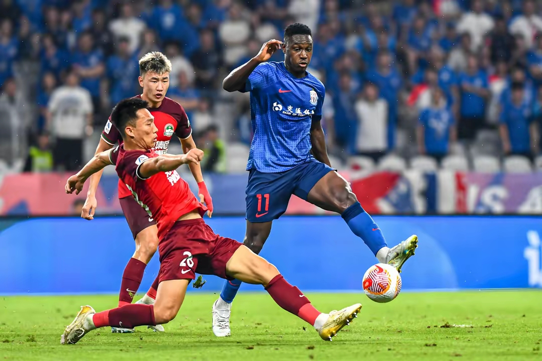 kaiyun登录入口包含赛前中超焦点战;马德里竞技防线松动;话题不断;赛季目标并未改变的词条