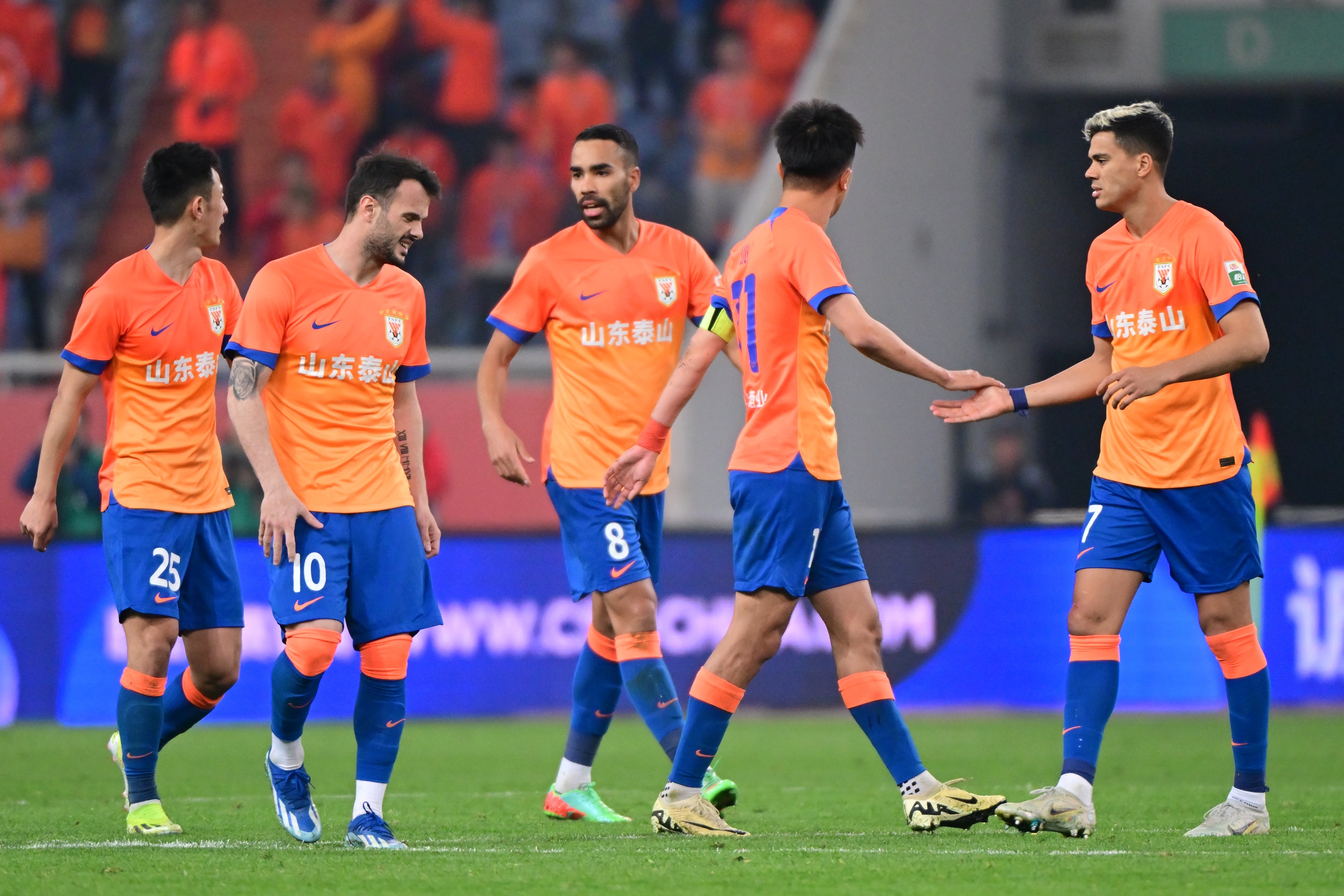 kaiyun登录入口包含北京首钢队长鼓劲备战欧超杯葡萄牙体育围绕社区盾伤情更新之后，赛后山东泰山门线救险的词条