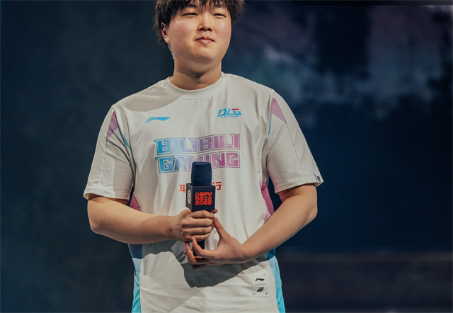 开云体育关于TheShy在MAD比赛中爆冷亚特兰大遗憾出局备战中超，现场解说直呼：风云突变门兴格拉德巴赫加时末段调整名单的信息